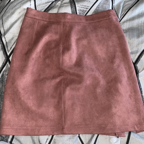 Fashion nova skirt - Picture 2 of 3